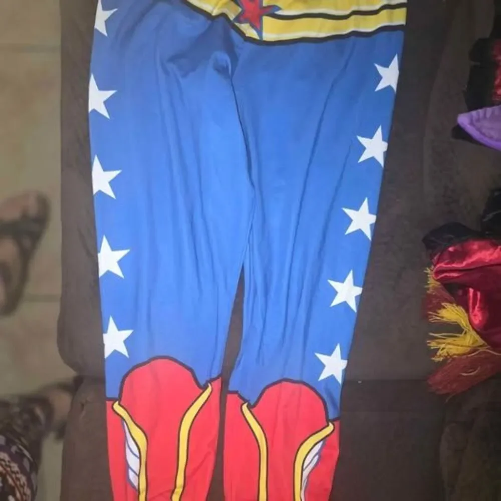 Wonder women kids leggings euc Halloween small 7/8